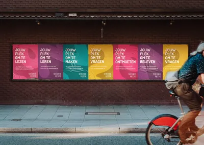 Free-urban-posterwall-mockup-sachanati.com