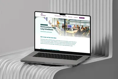 Macbook--pro-on-pinaplast-bench-v-isometric